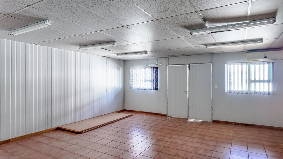 5 Bedroom Property for Sale in Rustenburg Rural North West